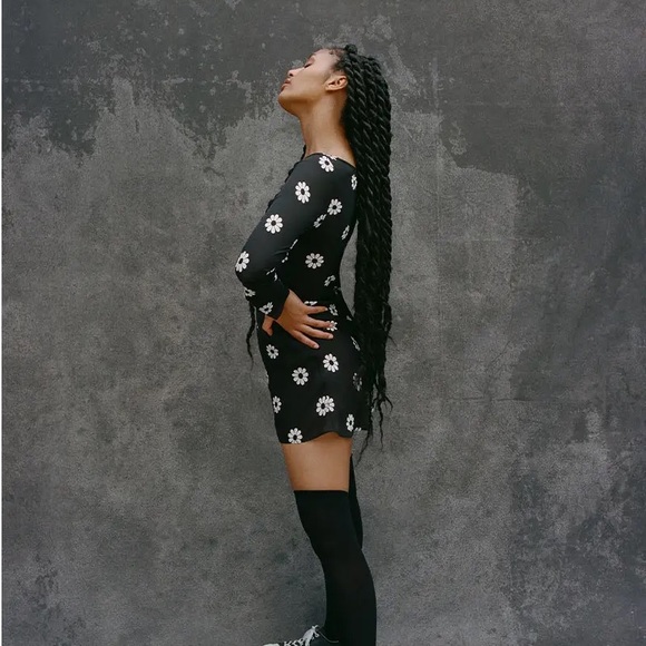 SOLD- REALISATION x Claudia Schiffer Cosima Silk Daisy Mini Dress - Picture 4 of 15